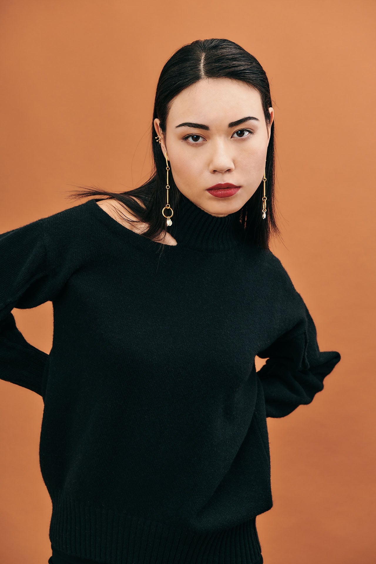 Pull cut-out sul collo - Eufonia