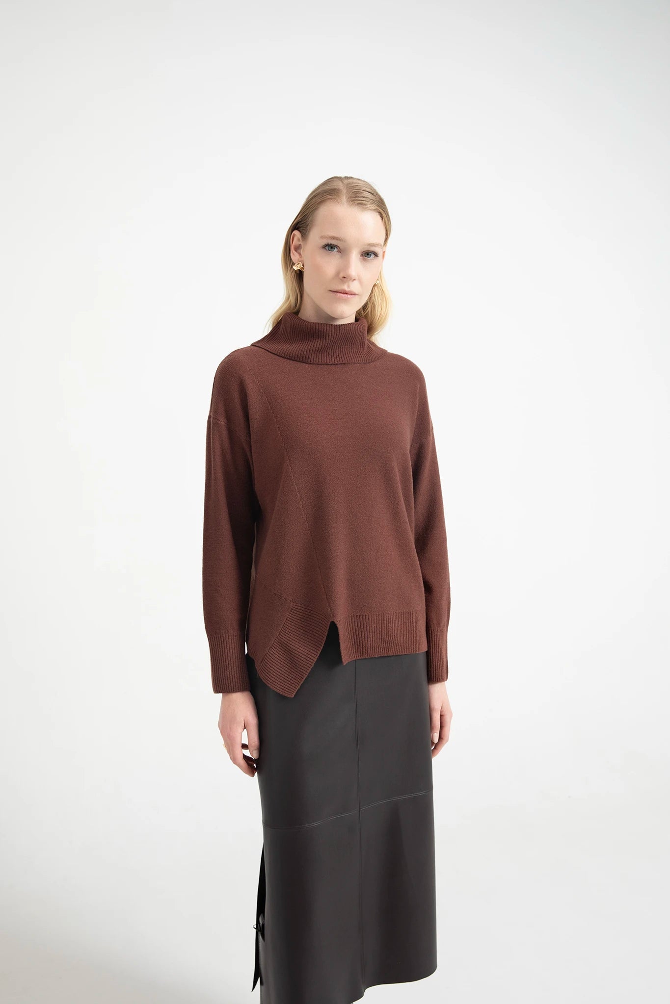 Maglia in lana con collo reversibile color mattone - Eufonia