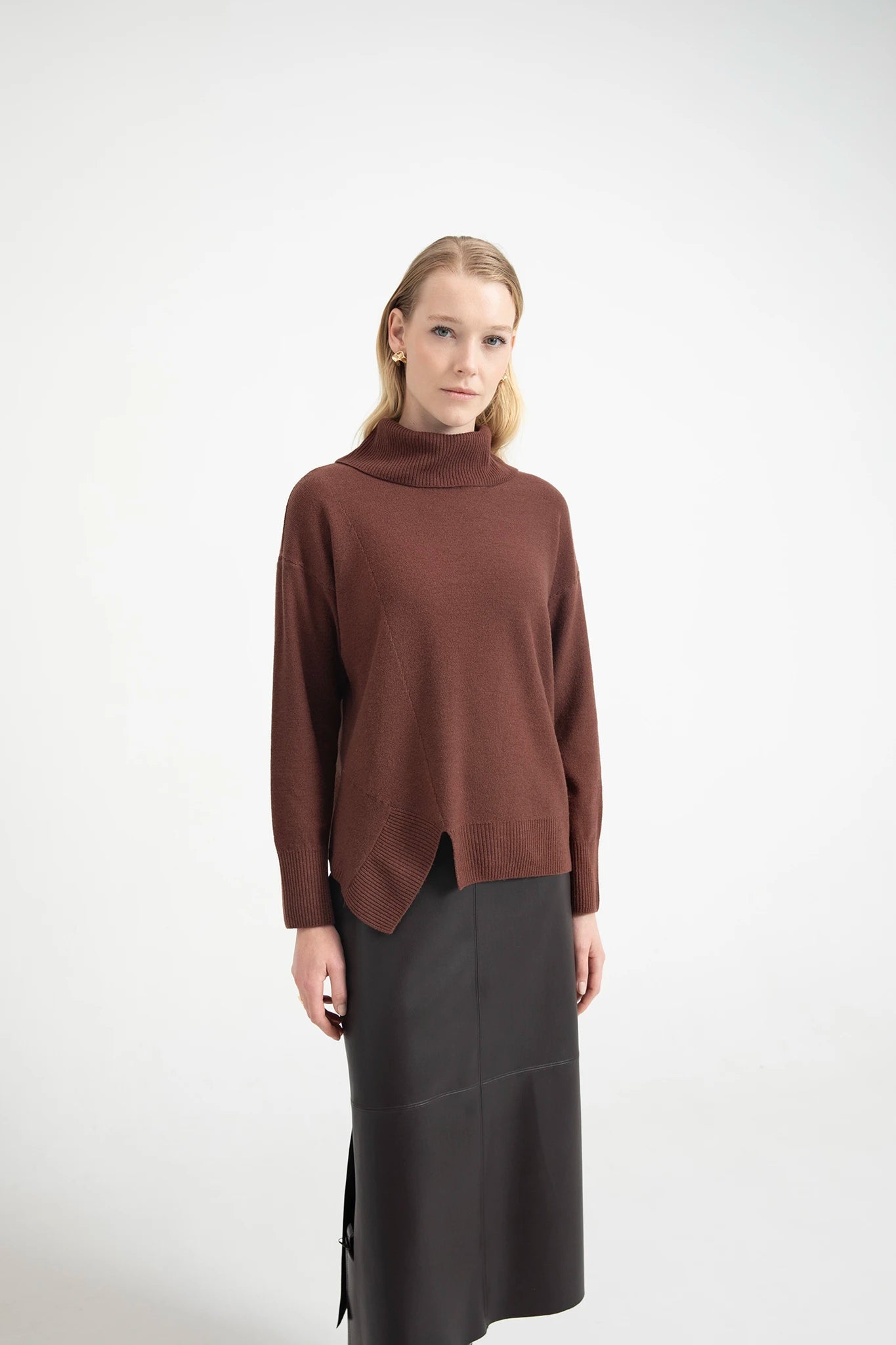Maglia in lana con collo reversibile color mattone - Eufonia