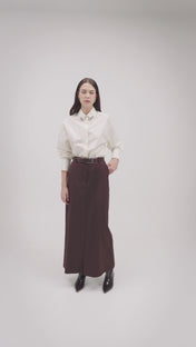 Enzyme cotton shirt with cabochon on the collar