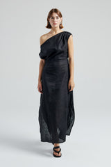 Abito spalla scesa in lino